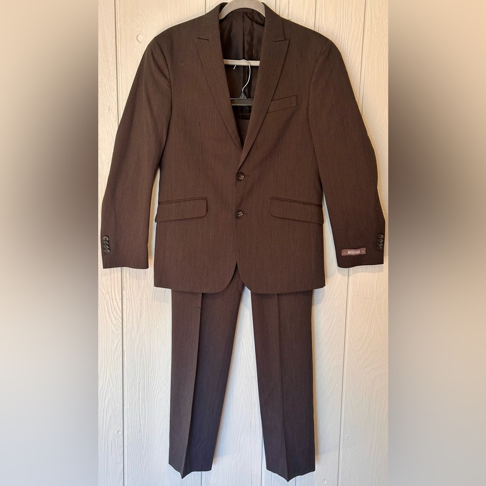 NWT. Kenneth Charcoal Reaction Slim Fit Men's 2-Piece Suit 36S/W29